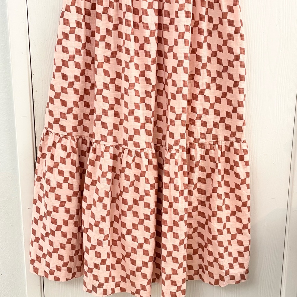 Madewell Cicely Tiered Midi Dress in Geo
Checkerboard Pink Oyster Size 10 - Picture 7 of 12